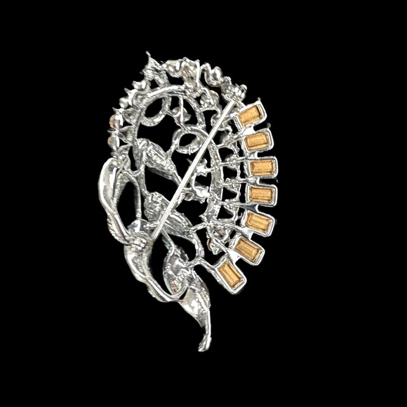 Elegant Vintage Silver and Rhinestone Leaf Brooch - MINT CONDITION - Picture 2 of 4